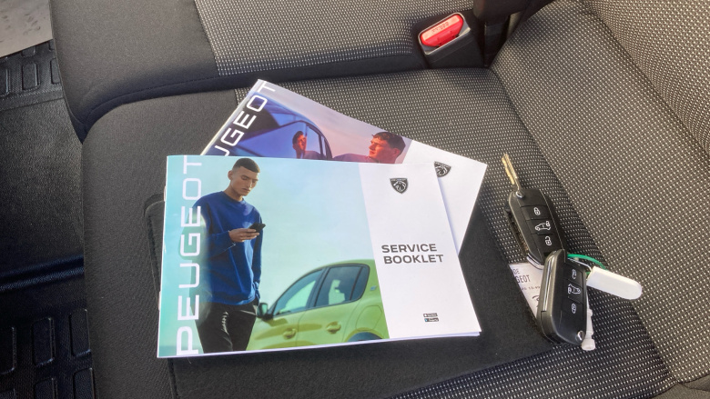 Peugeot Expert L2 Diesel 2.2 BlueHDi 150 Professional Van EAT8